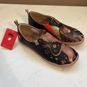 NEW UIN Women’s 7.5 Leo Zodiac Zion Slip On Clogs Dopamine Artsy Hippie Travel